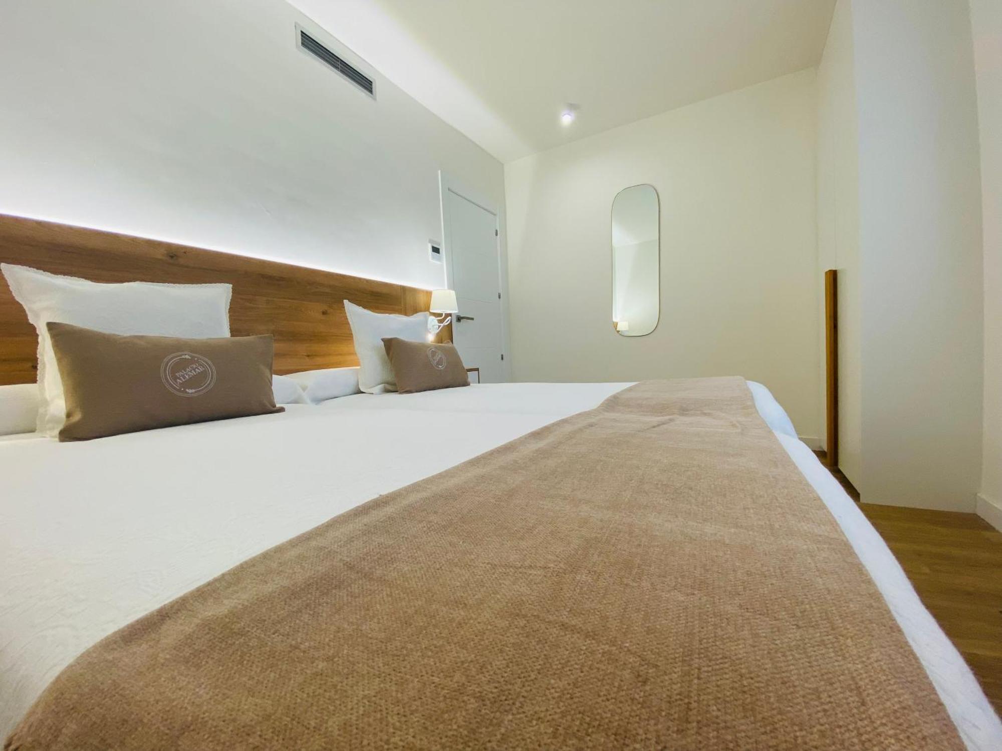 Apartamentos Palacio Alemar Loredo Room photo